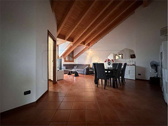 Appartamento bilocale in affitto in Piazza Generale dalla Chiesa, Centro, Bollate