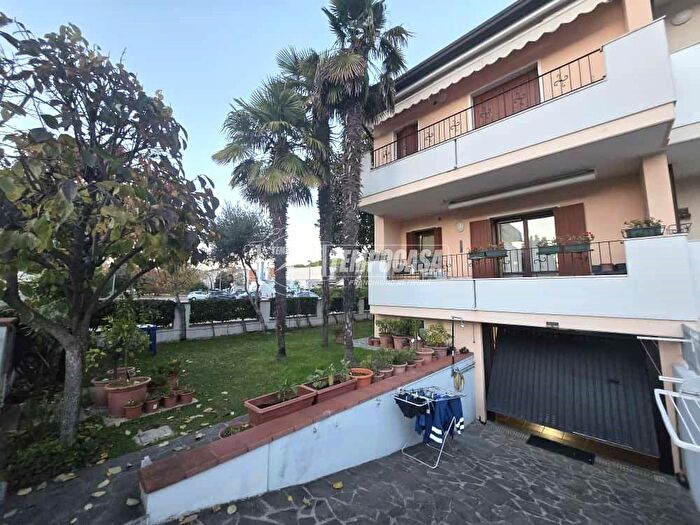 Casa quadrilocale in vendita in Via Isarco, Caorle