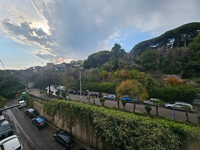 Appartamento quadrilocale in vendita in Via Ruggiero De Fugaldo, Salerno