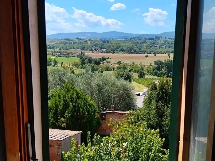Appartamento trilocale in vendita in Montepulciano