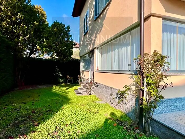 Appartamento quadrilocale in affitto in Arona