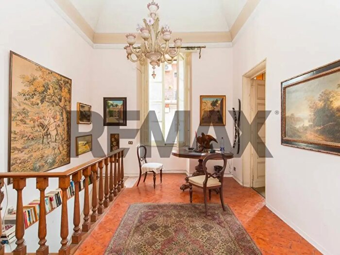 Appartamento con 5 locali in vendita in Via San Paolo, Catania