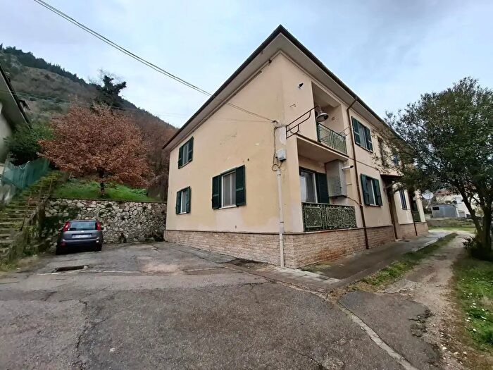 Appartamento quadrilocale in vendita in Via Santa Lucia Snc, Sora