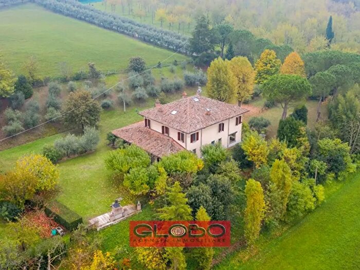 Casa con 9 locali in vendita in Cesena