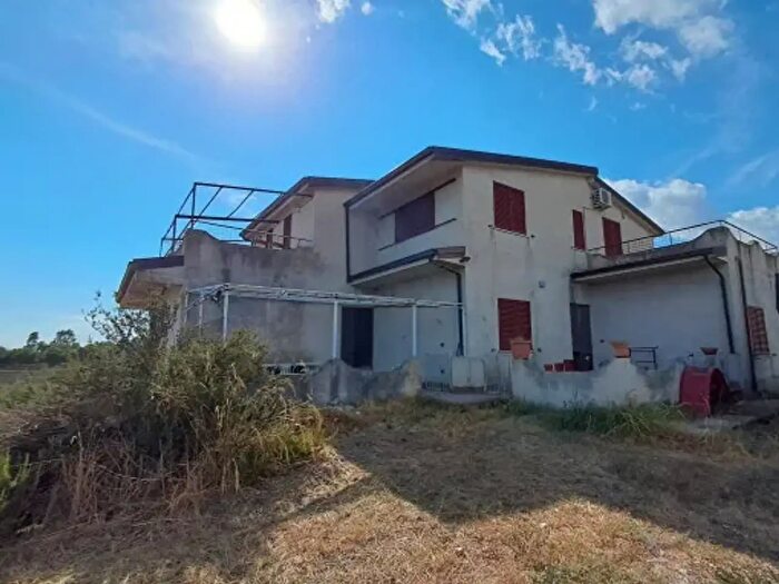 Casa con 6 locali in vendita in Viale delle Sorgenti, Sellia Marina