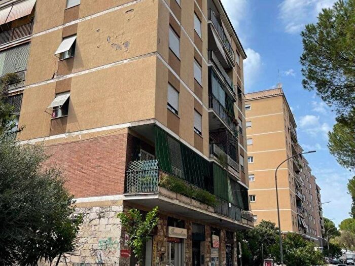Appartamento bilocale in affitto in Viale Leonardo da Vinci, San Paolo, Roma
