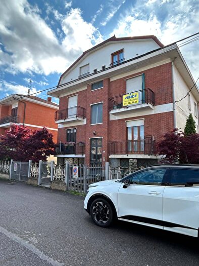 Appartamento trilocale in vendita in Via Capri, La Loggia