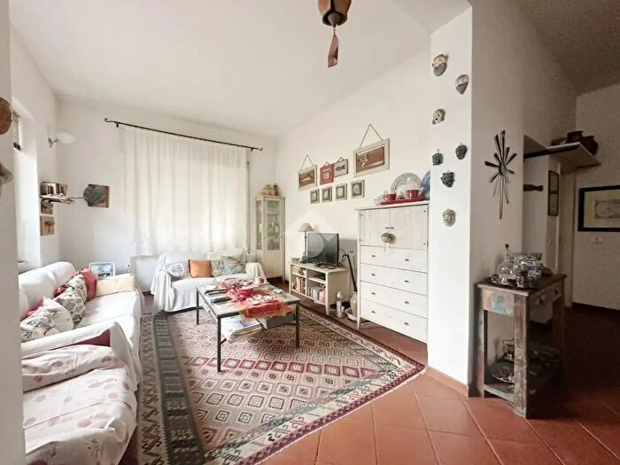 Appartamento quadrilocale in vendita in Via Comano, Carrara