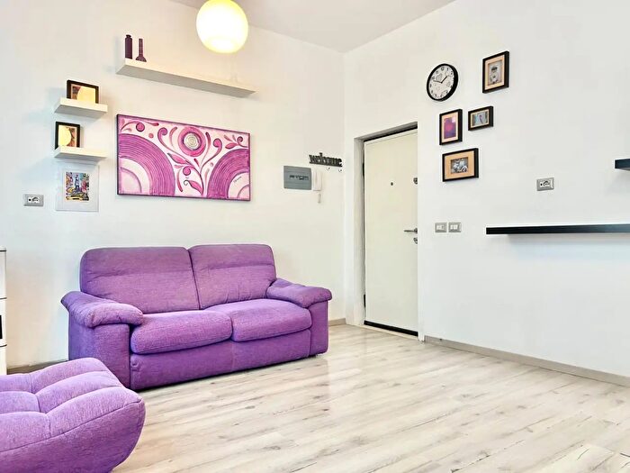 Appartamento trilocale in vendita in Strada del Ruffolo, Siena