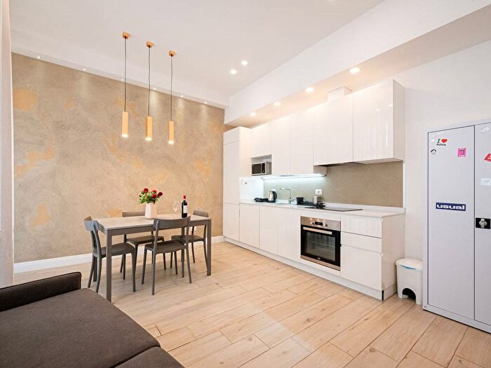 Appartamento bilocale in affitto in Via delle Ruote, San Marco SS Annunziata, Firenze