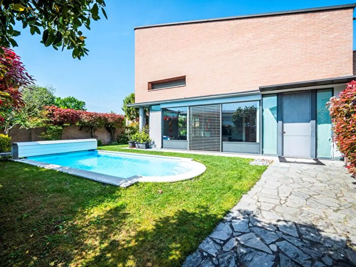 Casa con 8 locali in vendita in Via Levi, Montecchio Emilia