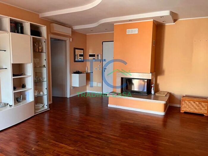 Appartamento quadrilocale in vendita in Via Luigi Vigotti, Piacenza