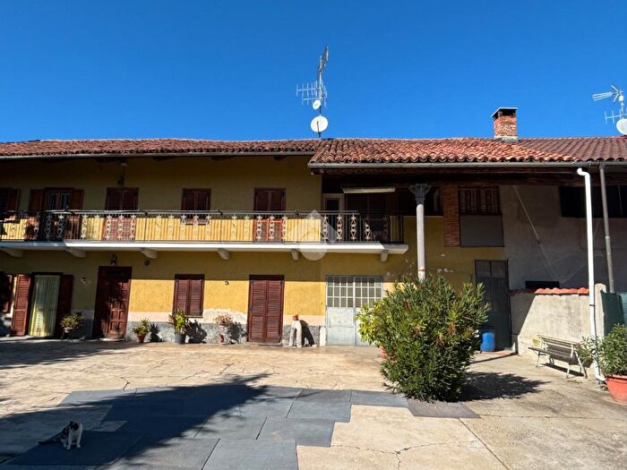 Casa con 6 locali in vendita in Via San Francesco, Chivasso