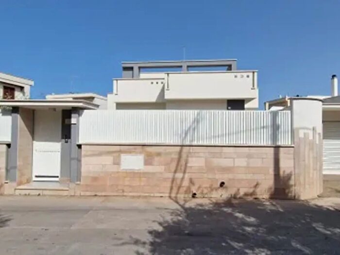 Casa quadrilocale in vendita in Via Monte d'Alba, Trani