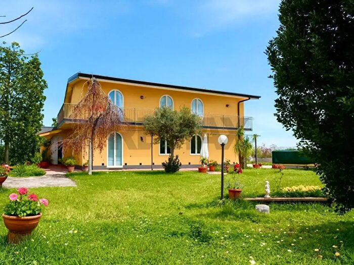 Casa con 14 locali in vendita in Via Rigolato, Acireale