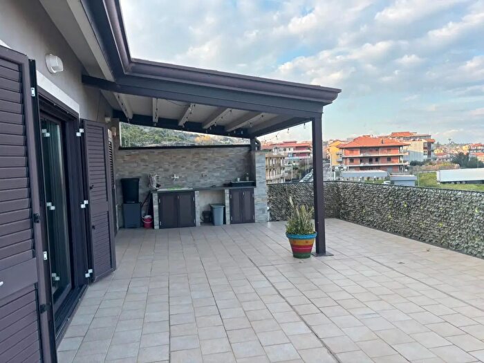 Appartamento trilocale in vendita in Via Pozzo, Aci Catena