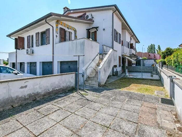 Casa con 5 locali in vendita in Via Europa, Poggio Renatico
