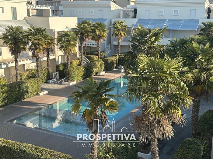 Appartamento trilocale in vendita in Via Udine, Jesolo