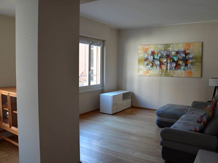 Appartamento trilocale in affitto in Via dei Carracci, Monte Rosa Lotto, Milano