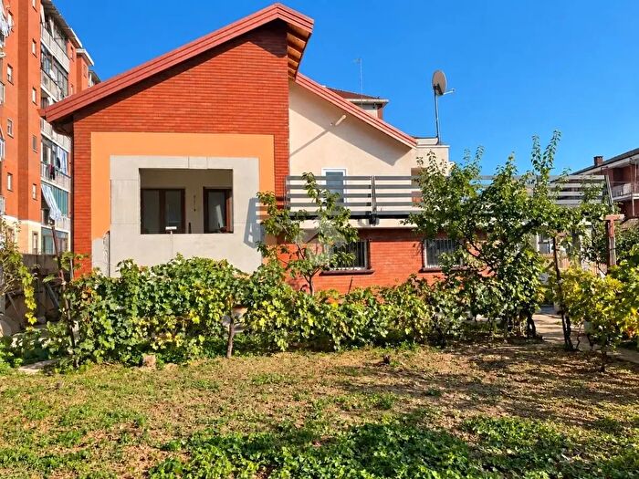 Casa con 7 locali in vendita in Via Carignano, Rivalta Di Torino