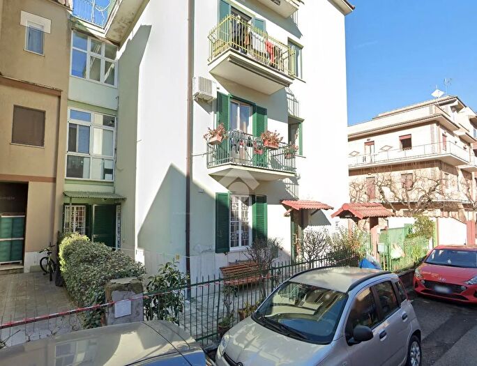Appartamento quadrilocale in vendita in Via Cossignano, Roma