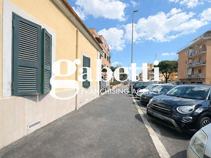 Appartamento bilocale in vendita in Via delle Palme, Roma