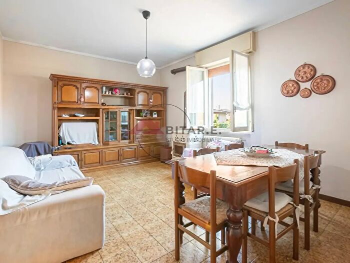 Casa quadrilocale in vendita in Via Marconi, Longhena
