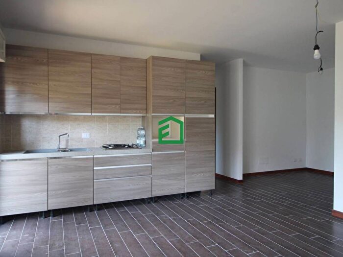 Appartamento trilocale in affitto in Viale Cesare Battisti, Attigliano