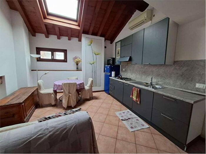 Appartamento bilocale in affitto in Centro, Mantova