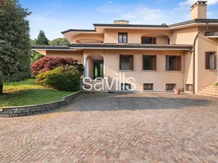 Casa con 6 locali in vendita in Via Giuseppe Verdi, Gozzano