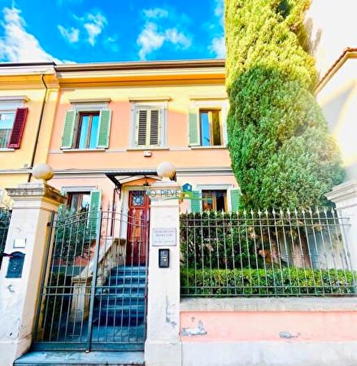 Casa con 6 locali in vendita in Via Nizza, Montecatini Terme