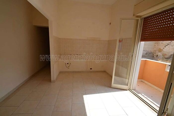 Casa con 9 locali in vendita in Via Santa Maria di Gesù, Mazara Del Vallo