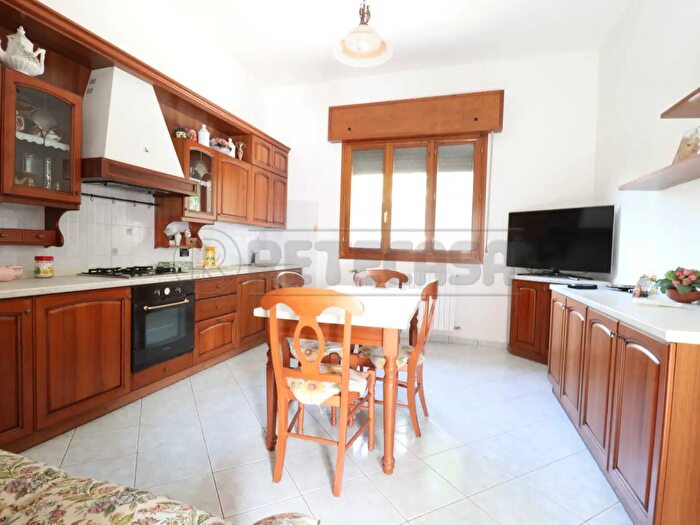 Appartamento quadrilocale in vendita in Via G Bruno a, Bondeno