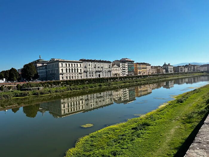 Appartamento quadrilocale in vendita in Lungarno del Pignone, Firenze
