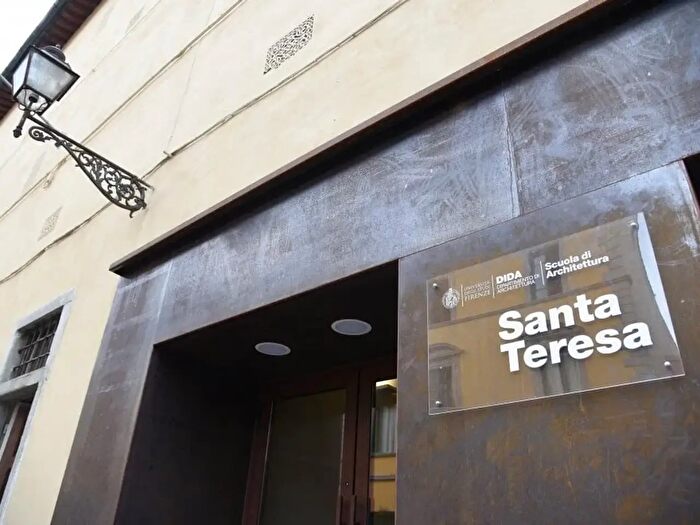 Appartamento con 5 locali in affitto in Firenze