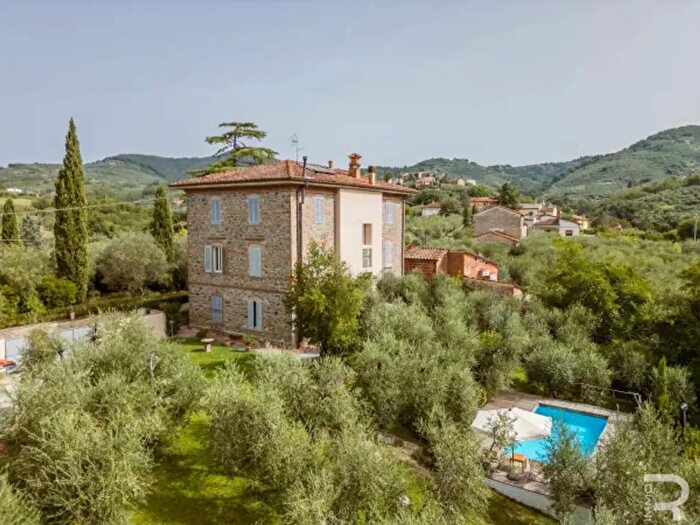 Casa con 6 locali in vendita in Via Stradella, Larciano