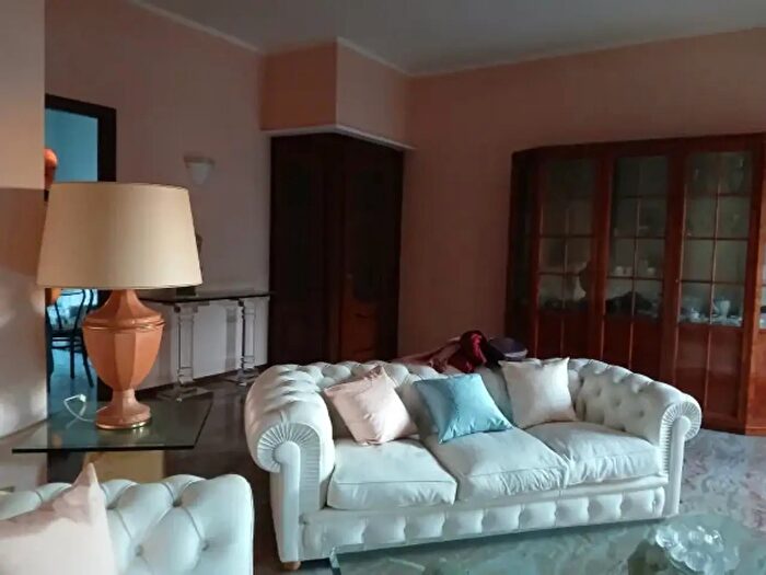 Appartamento trilocale in vendita in Via Raffaele Sforza Fogliani, Piacenza