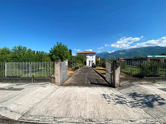 Casa con 7 locali in vendita in Villa Latina