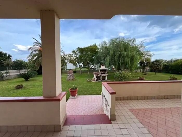 Appartamento trilocale in affitto in Via Giovan Battista Pergolesi, Davoli