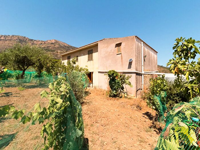 Casa trilocale in vendita in Contrada Calcarelle, Cefalu'