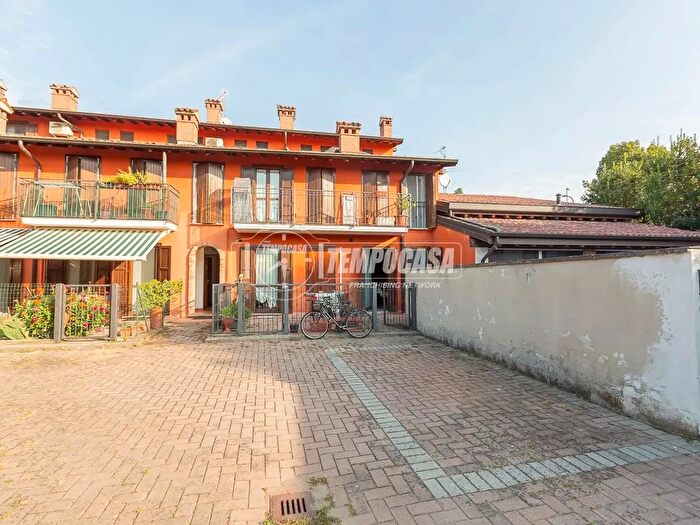 Appartamento bilocale in vendita in Via Benzoni, Offanengo