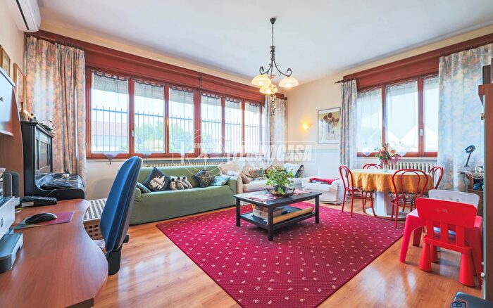 Casa con 8 locali in vendita in Lugo