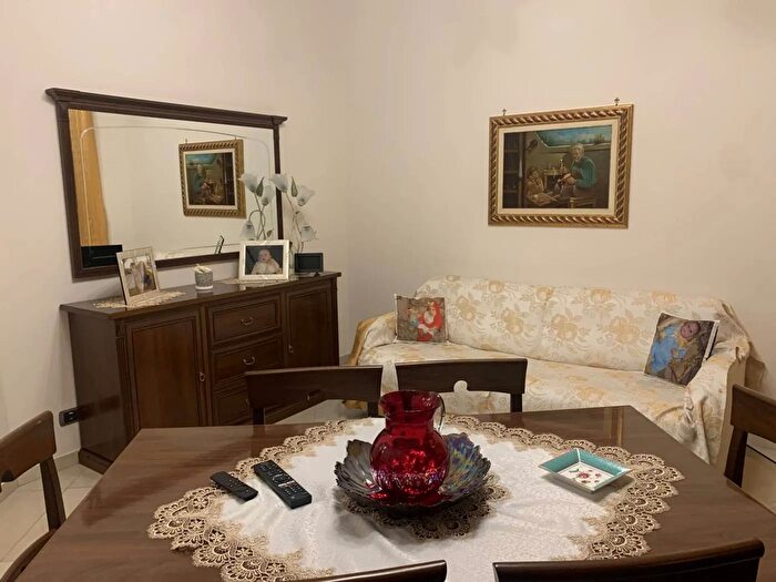 Appartamento trilocale in vendita in Piazza di Santa Maria Consolatrice, Roma