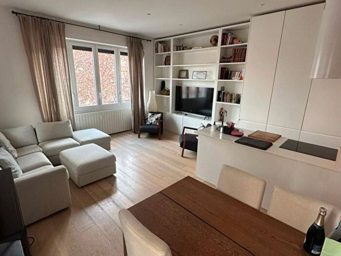 Appartamento bilocale in affitto in Via Antonio Dugnani, Solari, Milano