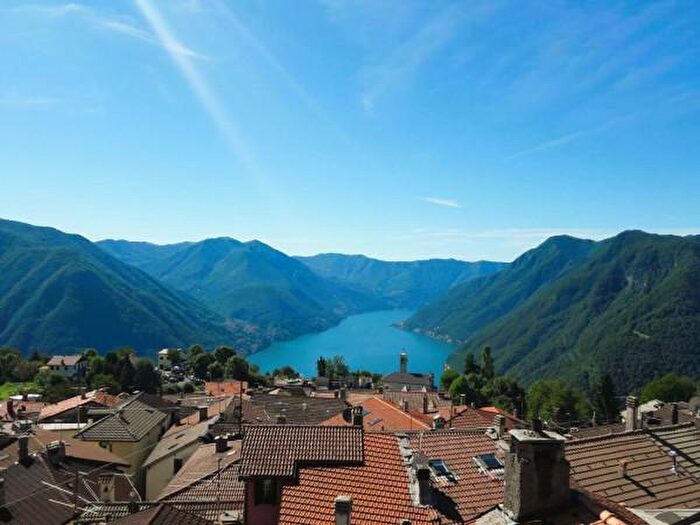 Appartamento con 6 locali in vendita in Piazza Fontana, Pigra