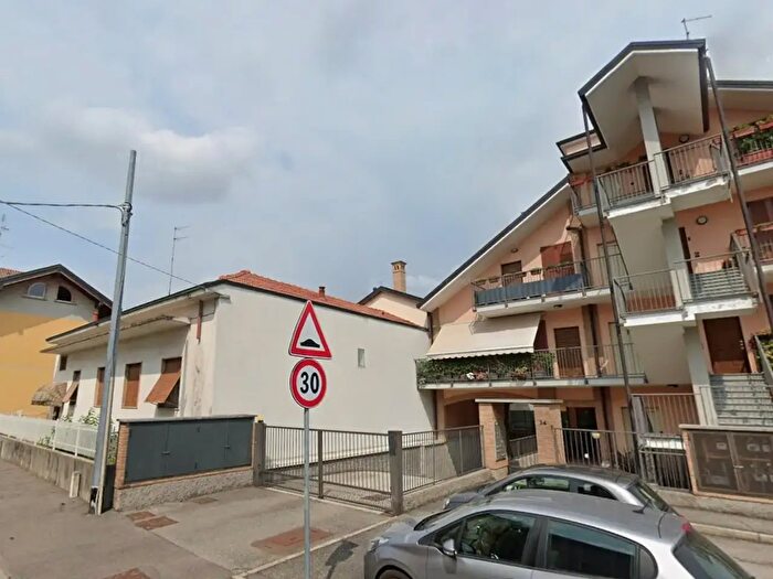 Appartamento bilocale in affitto in Via a Volta, Cogliate