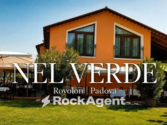 Casa con 6 locali in vendita in Via Belvedere, Rovolon