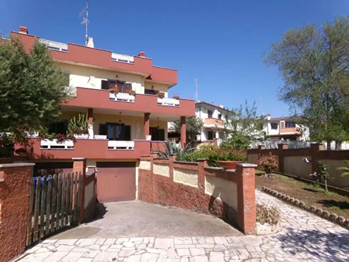 Casa con 6 locali in vendita in Viale delle Cerase Marine, Anzio