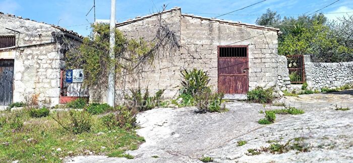 Casa trilocale in vendita in Contrada Sant Antonio Piano Ceci Sn, Modica
