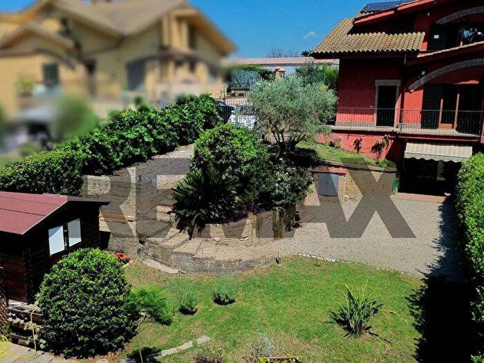 Casa quadrilocale in vendita in Formello